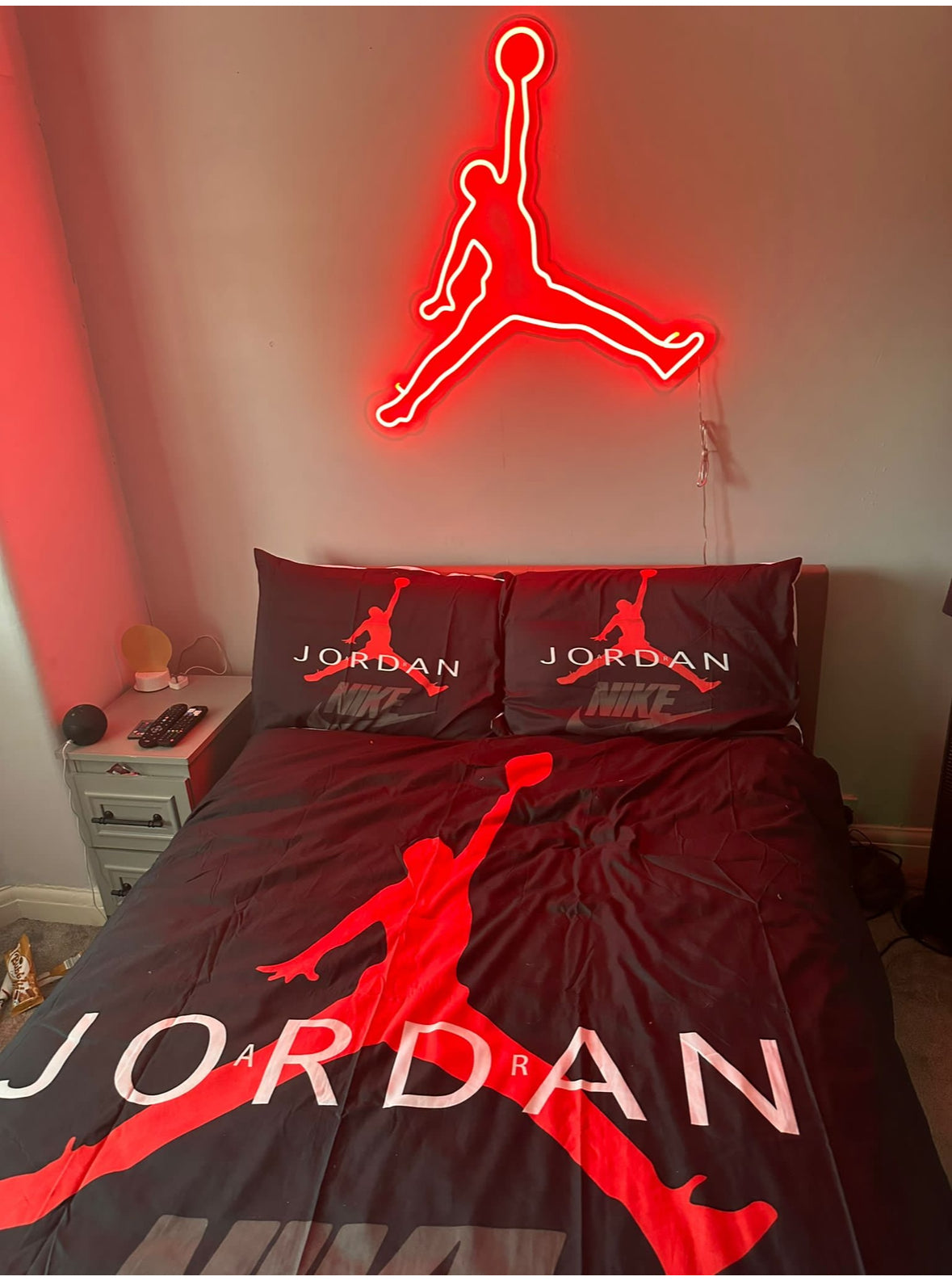 Boys bedroom neon sign for basketball fan